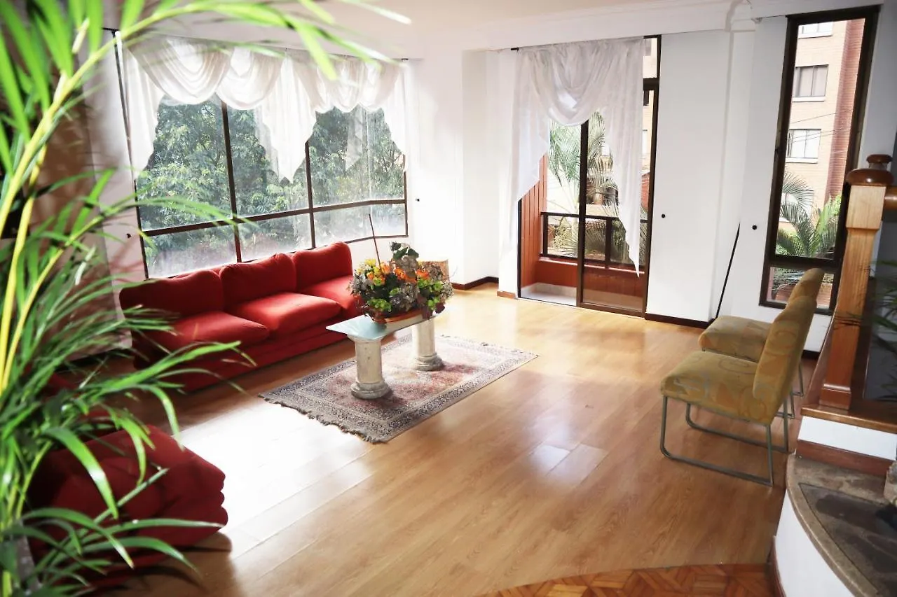 Lujoso Apartamento En El Poblado De 300 Metros Medellin Apartment