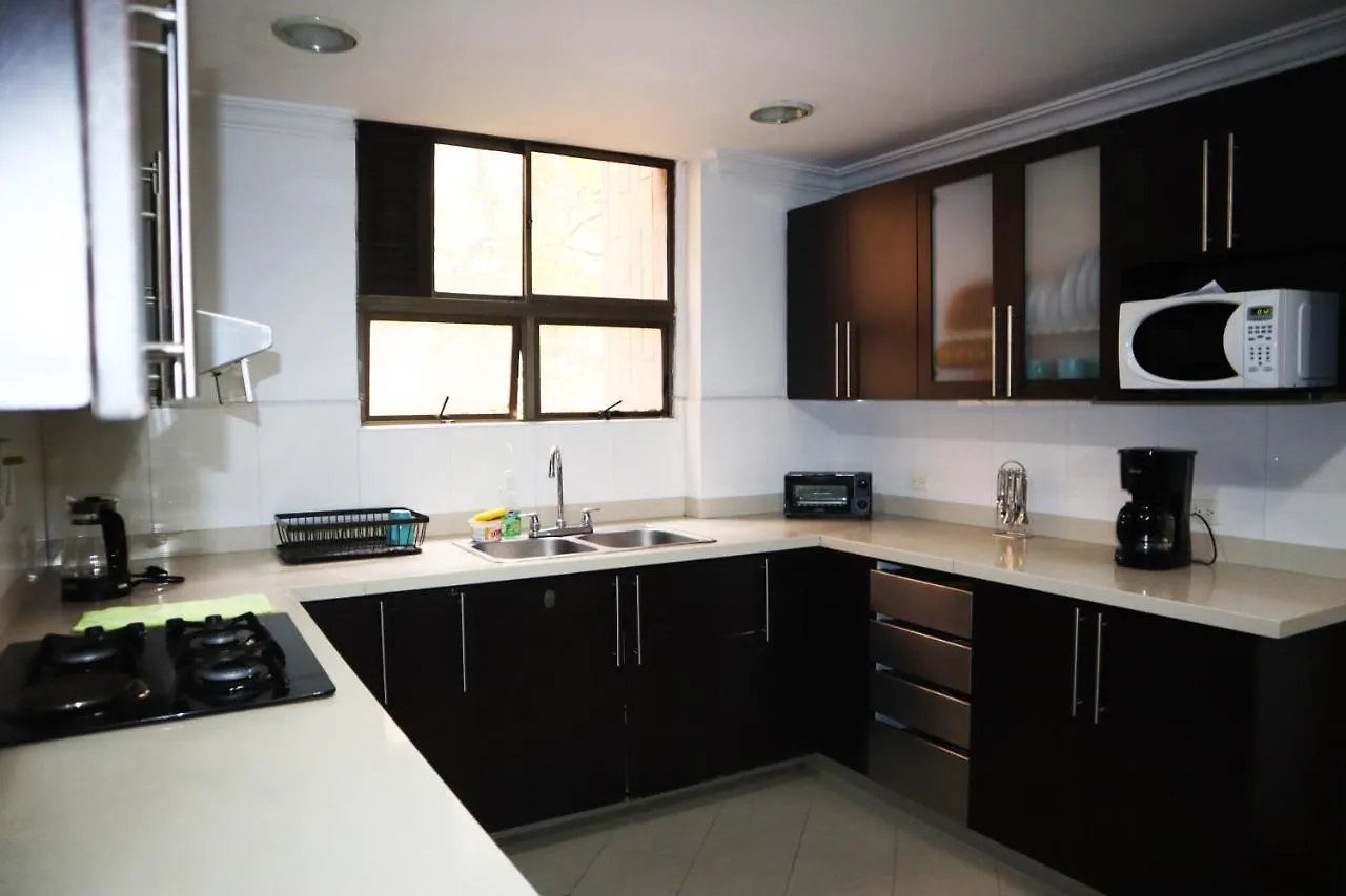 Lujoso Apartamento En El Poblado De 300 Metros Medellin Apartment