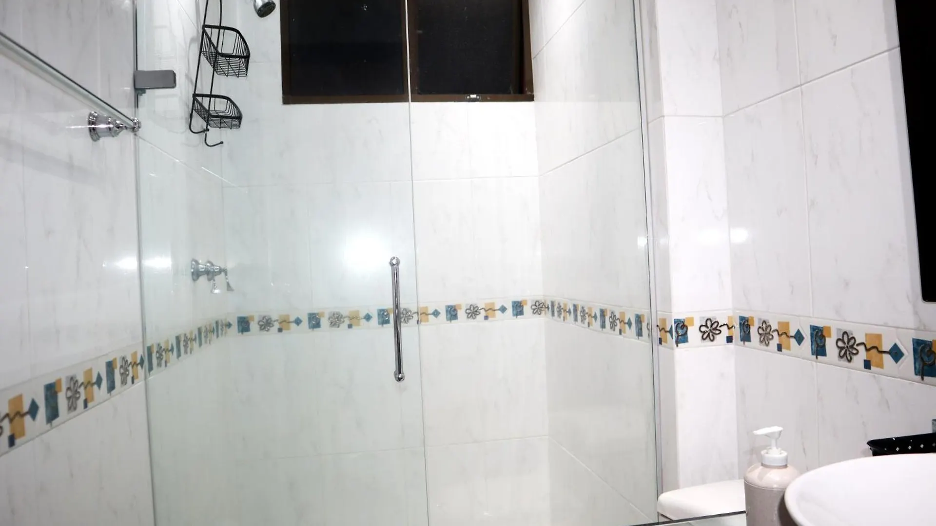 Lujoso Apartamento En El Poblado De 300 Metros Medellin 0*,