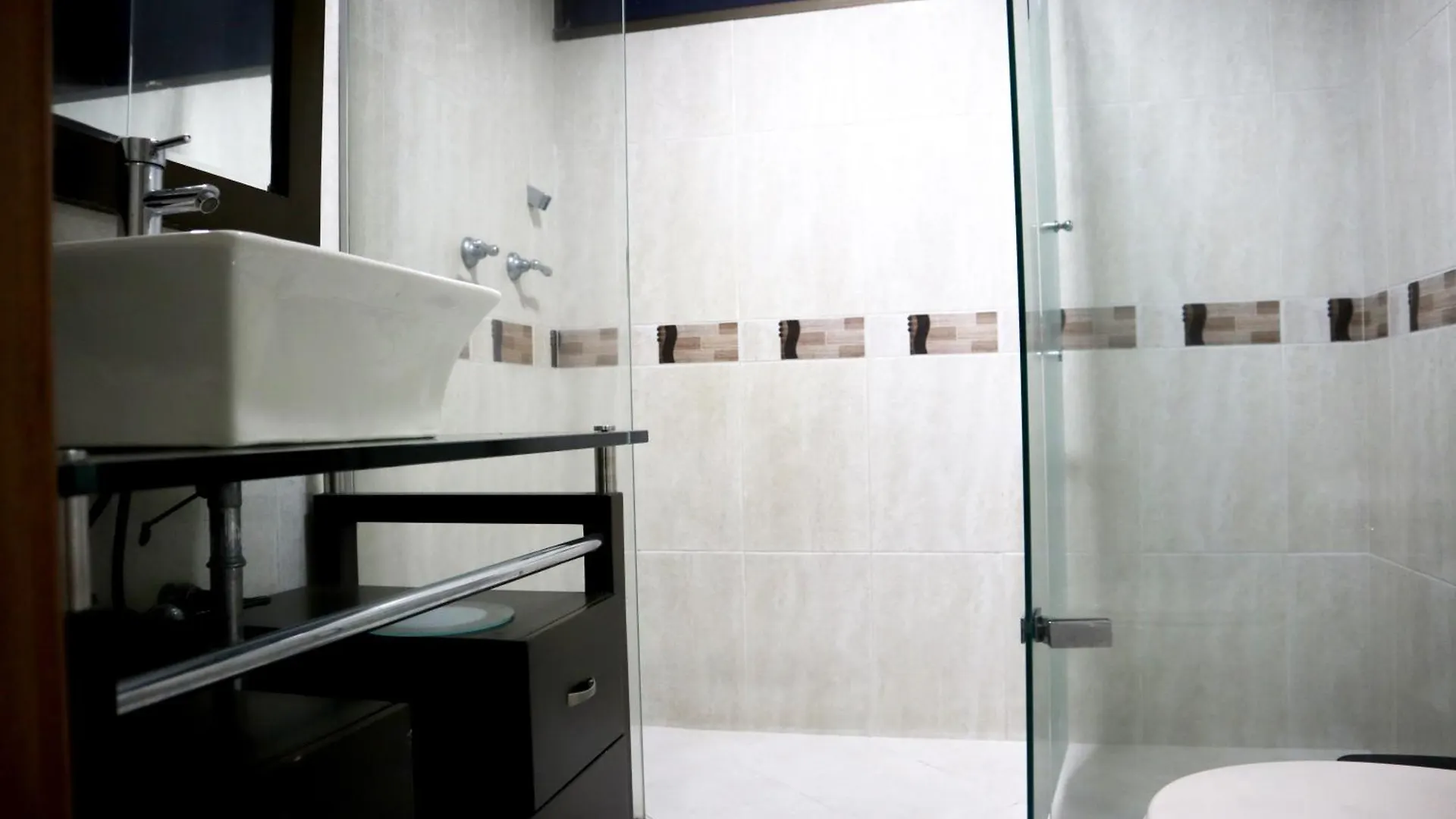 Lujoso Apartamento En El Poblado De 300 Metros Medellin Colombia
