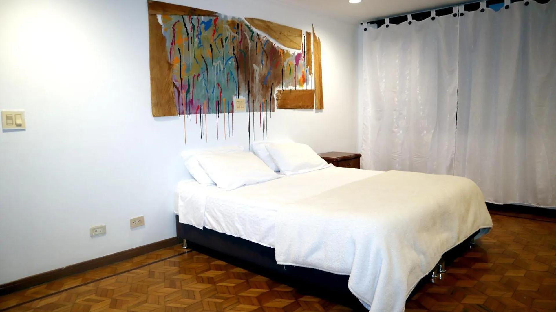 Lujoso Apartamento En El Poblado De 300 Metros Medellin Colombia